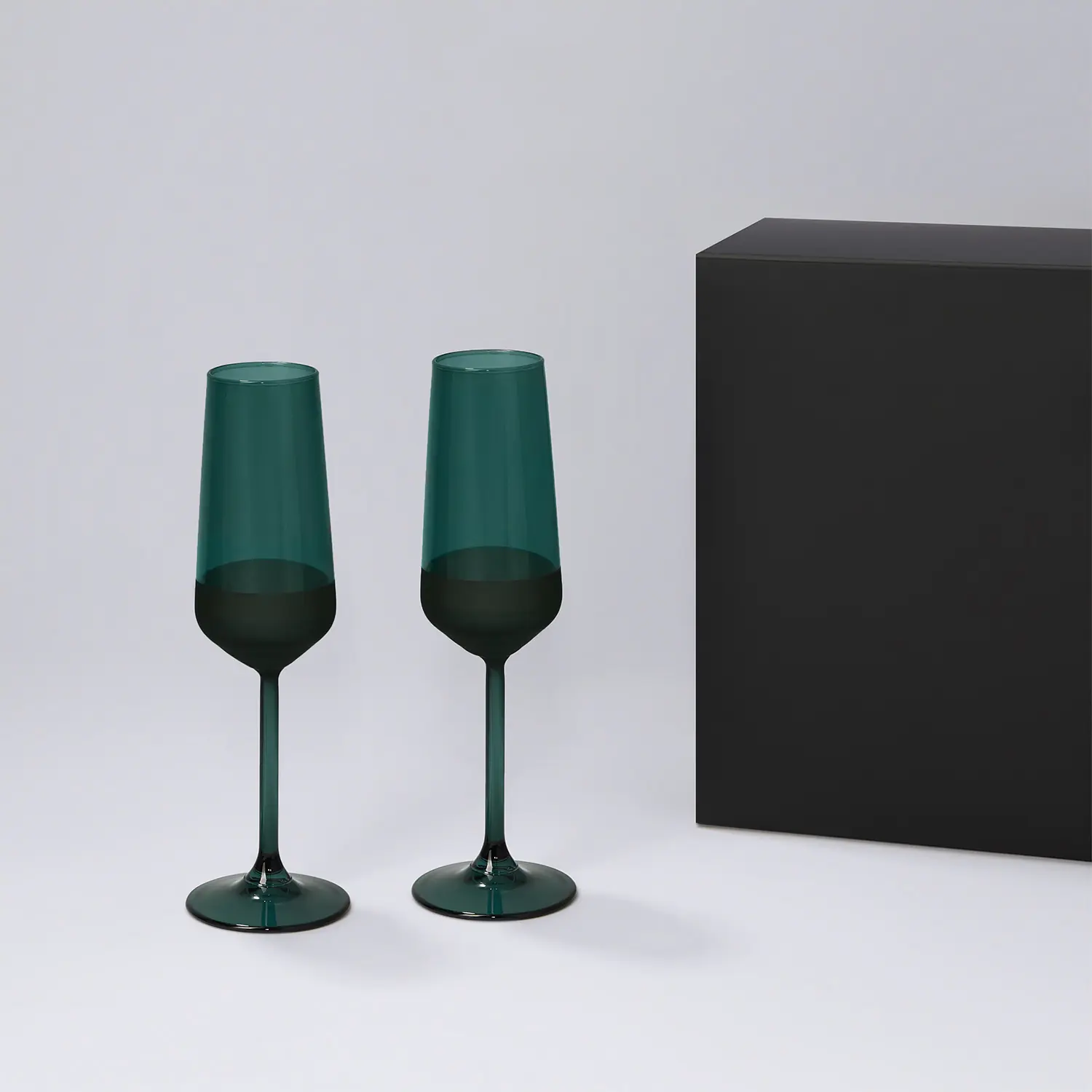 Подарочный набор 2 бокала для шампанского Emerald в черной коробке