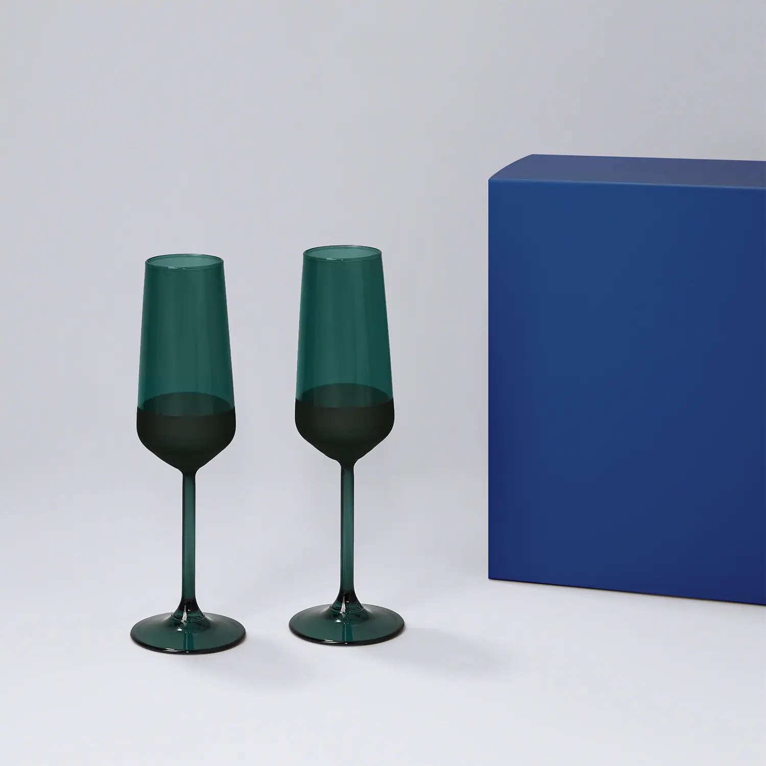 Подарочный набор 2 бокала для шампанского Emerald в синей коробке