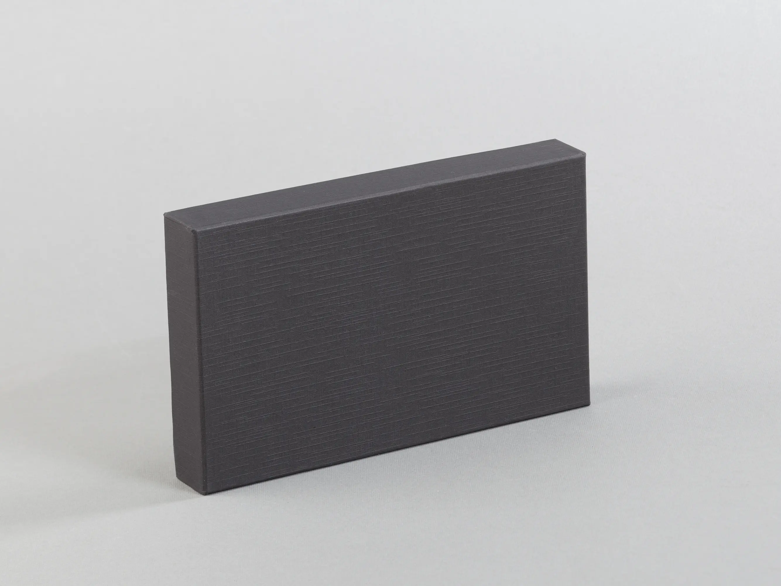 Подарочная коробка без ложемента (крышка-дно, 20 х 2,7 х 12,2 см) / черный